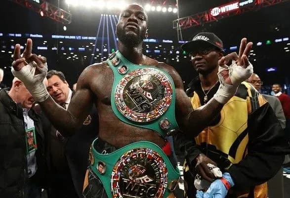 chempion-svitu-u-supervazhkiy-vazi-viraziv-vpevnenist-u-peremozi-nad-usikom