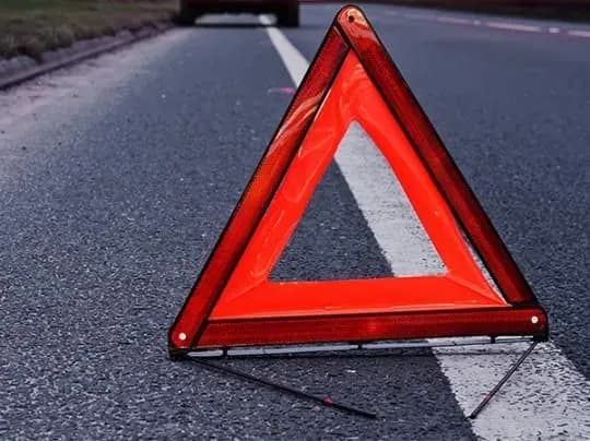 legkovik-vyikhav-pid-vantazhivku-na-kiyivschini-odin-vodiy-zaginuv