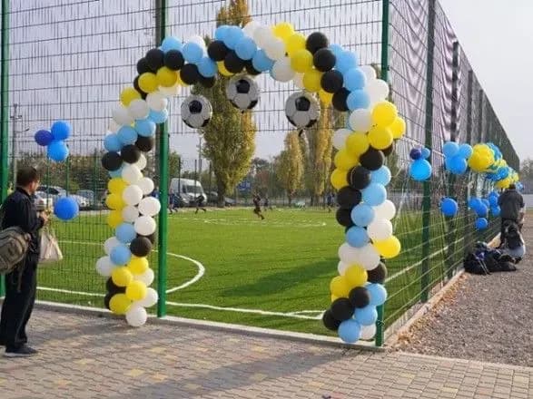 na-odeschini-vidkrili-nove-futbolne-mini-pole