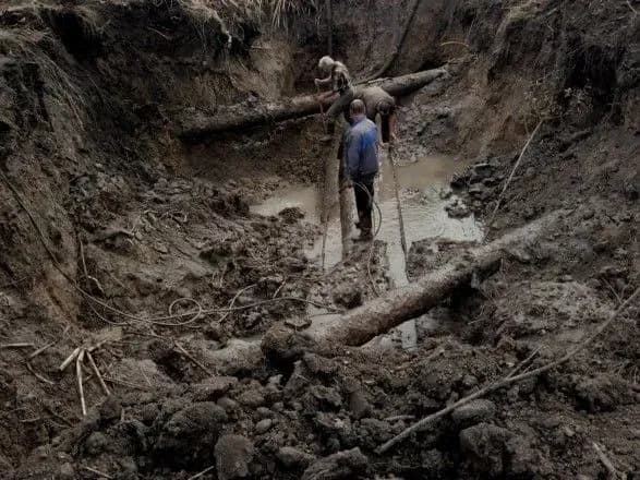 mintot-na-donechchini-zakinchili-remont-poshkodzhenogo-vodogonu-gorlivka-toretsk