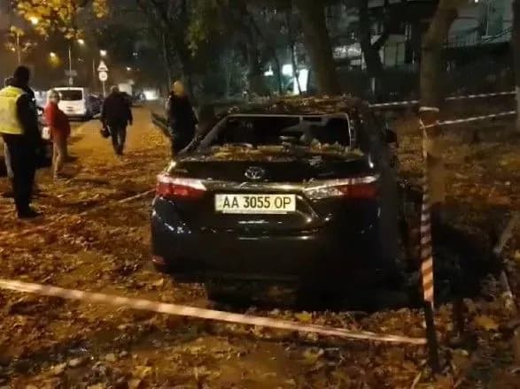 u-stolitsi-vodiy-toyota-led-ne-zbiv-pishokhodiv-na-trotuari