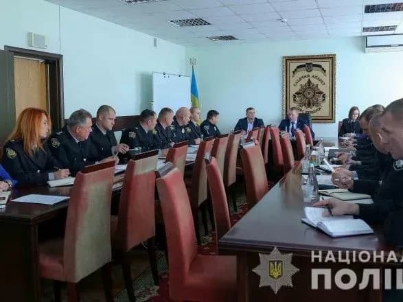 golovni-aeroporti-ukrayini-dopomozhut-patrulyuvati-kinologi