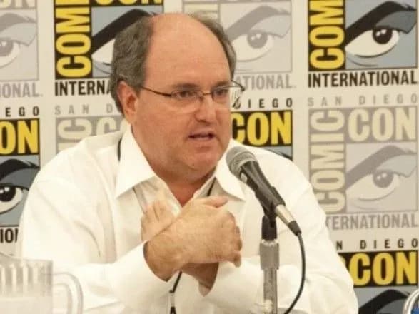 pomer-prezident-festivalyu-comic-con-dzhon-rodzhers