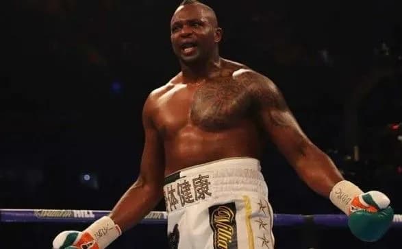 misiv-bi-yogo-ves-vechir-chempion-svitu-po-versiyi-wbc-silver-kinuv-viklik-usiku