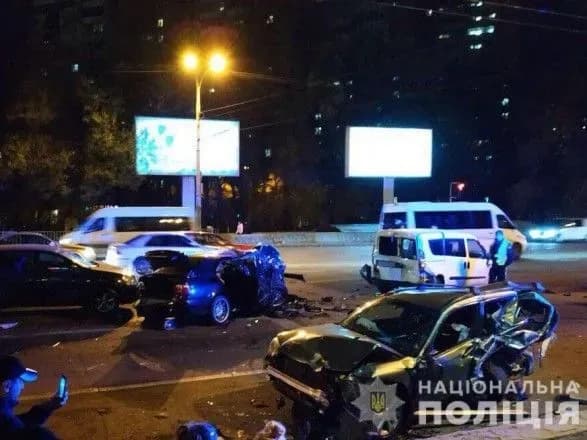 politsiya-vidkrila-provadzhennya-cherez-dtp-z-10-avtomobilyami-u-dnipri