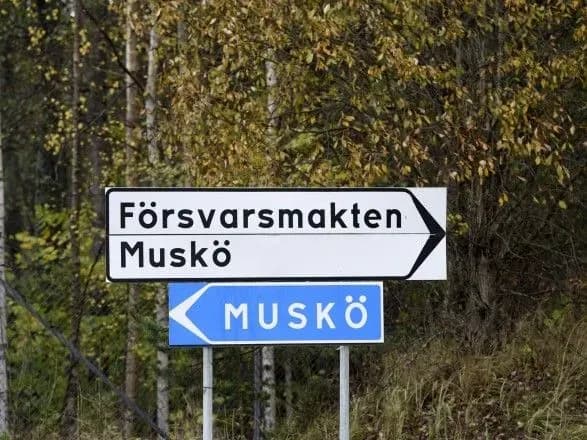 dvoye-inozemtsiv-pronikli-na-pidzemnu-viyskovo-morsku-bazu-v-shvetsiyi