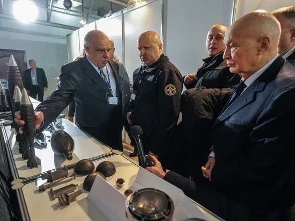 ukrayina-maye-silniy-naukoviy-potentsial-v-oboronniy-sferi-turchinov