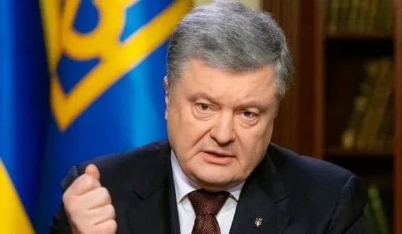 rosiyani-brekhali-pro-solsberi-breshut-i-pro-podiyi-v-azovskomu-mori-poroshenko