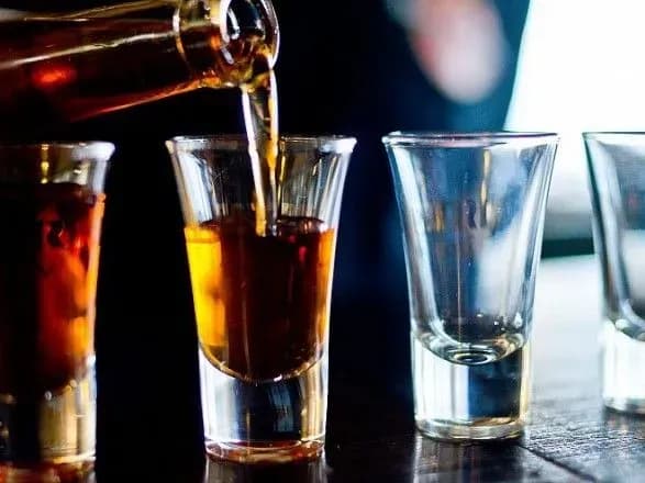 yurist-pro-skandal-iz-medoff-khto-domovivsya-iz-smotryaschimi-togo-y-torgovi-marki