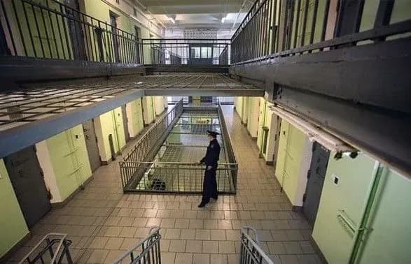 ukrayinskiy-moryak-sidit-v-kameri-z-eks-ministrom-odniyeyi-z-kavkazkikh-respublik