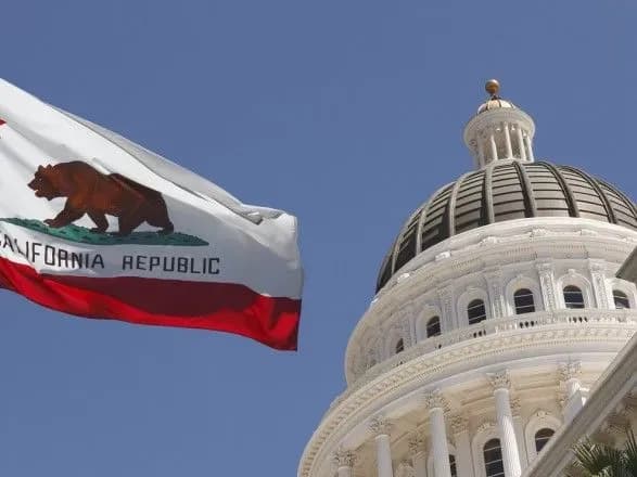 u-shtati-kaliforniya-vidmovilisya-vid-planiv-vvesti-podatok-na-sms-povidomlennya