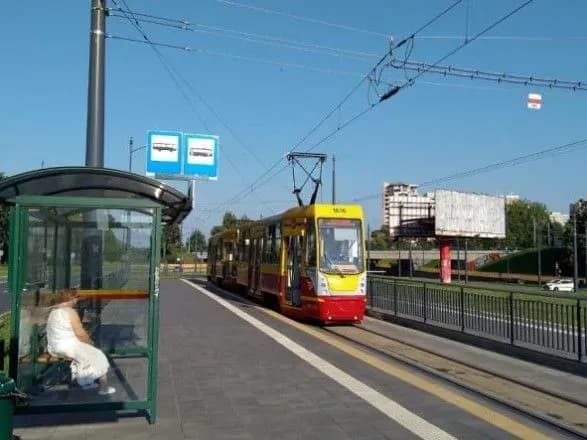 kvitkomati-u-polschi-zapratsyuvali-na-ukrayinskiy-movi