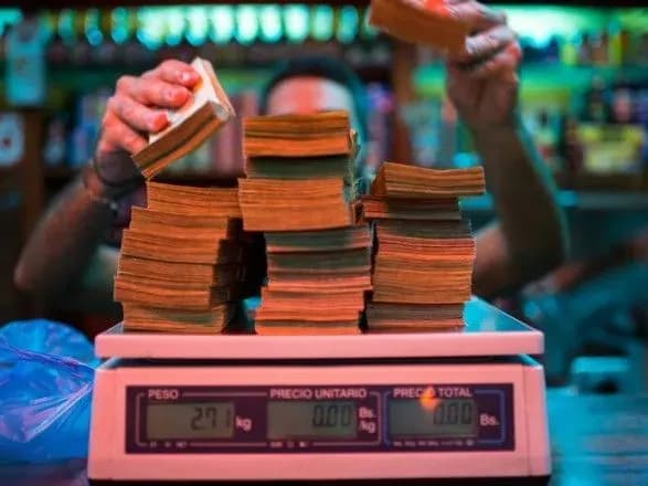 minimalna-zarplata-u-venesueli-syagaye-10-dolariv