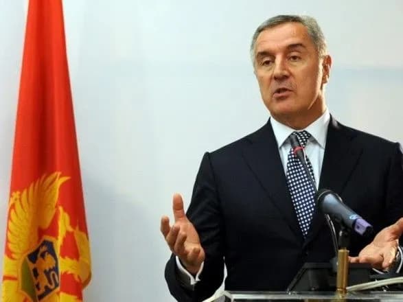 chornogoriya-slidom-za-ukrayinoyu-khoche-domogtisya-avtokefaliyi