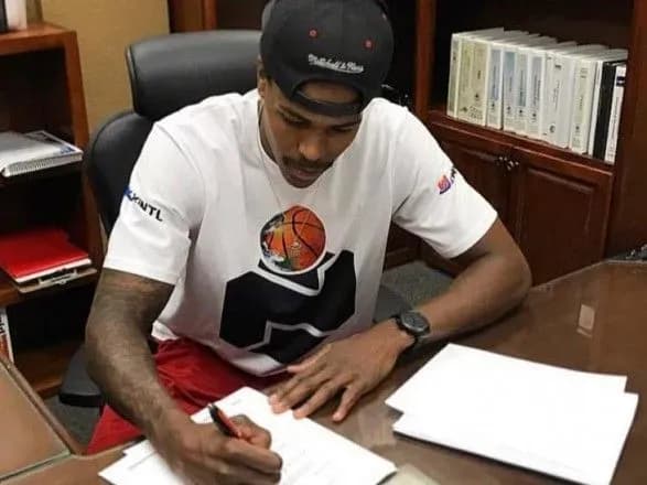 chinni-chempioni-ukrayini-z-basketbolu-pidsililis-amerikanskim-forvardom