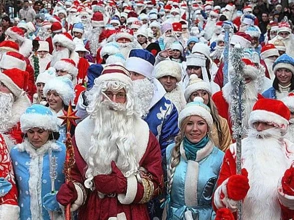 ukrayintsi-zaklikali-poroshenka-zaboroniti-didiv-moroziv