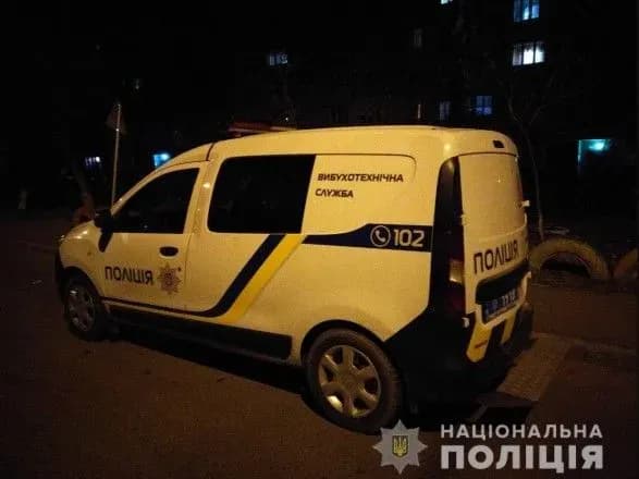 na-svyata-zaminuvali-bagatopoverkhivku-magazin-i-stantsiyu-kiyivskogo-metro