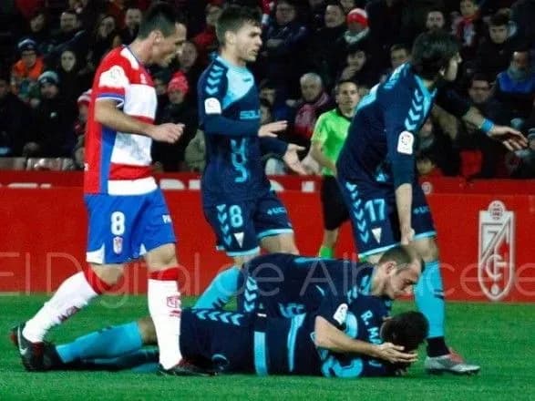 forvard-zozulya-vryatuvav-zhittya-futbolistu-pid-chas-matchu-segundi