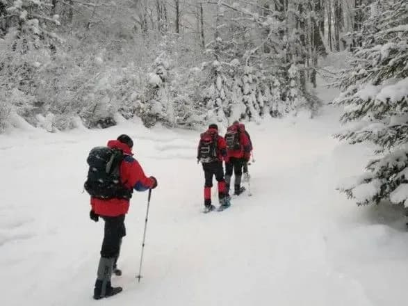 znikliy-u-karpatakh-turist-sprobuvav-viyti-na-zvyazok