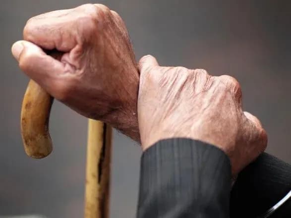 ryatuyuchi-sina-pensionerka-viddala-shakhrayam-ponad-110-tisyach-grn