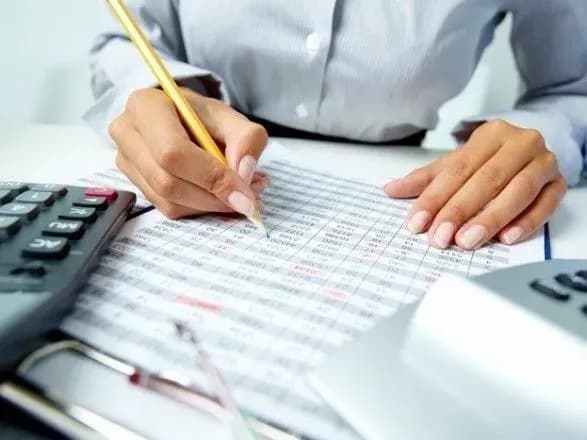 ukrayintsi-torik-zadeklaruvali-na-16-bilshe-dokhodiv