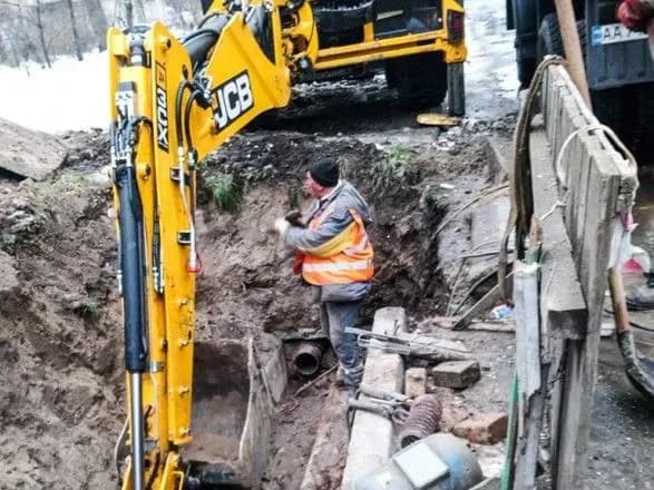 u-stolitsi-pripineno-postachannya-tepla-i-garyachoyi-vodi-do-36-budivel