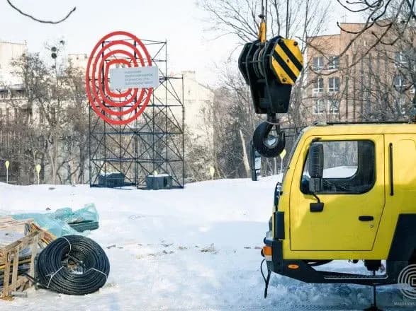 u-kiyevi-vzyalisya-do-sporudzhennya-memorialu-geroyiv-nebesnoyi-sotni-zyavilis-pershi-foto