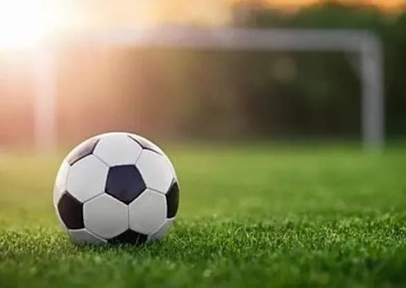 zavod-ffu-vidzvituvav-pro-zbudovani-futbolni-mini-maydanchiki