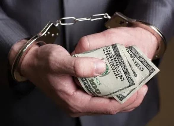 posadovets-derzhgeokadastru-vimagav-u-biytsya-ato-33-tis-dolariv