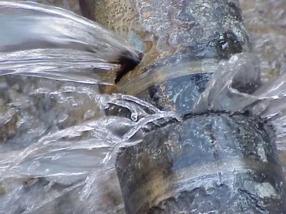 u-tsentri-tbilisi-zatopilo-kvartiri-i-magazini