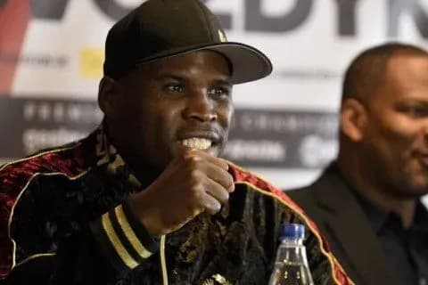 bokseru-stivensonu-zaminili-chastinu-cherepa