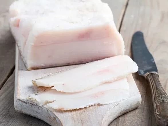 tsini-na-salo-znovu-pidvischilis-na-svininu-znizilis