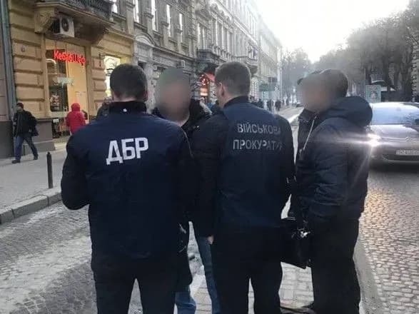 dbr-zatrimalo-migratsiynika-za-14-tis-grn-khabara-vid-inozemtsya