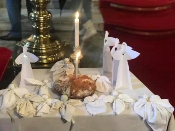 v-stambuli-z-blagoslovennya-varfolomiya-vidbulas-liturgiya-z-uvichnennya-pamyati-nebesnoyi-sotni