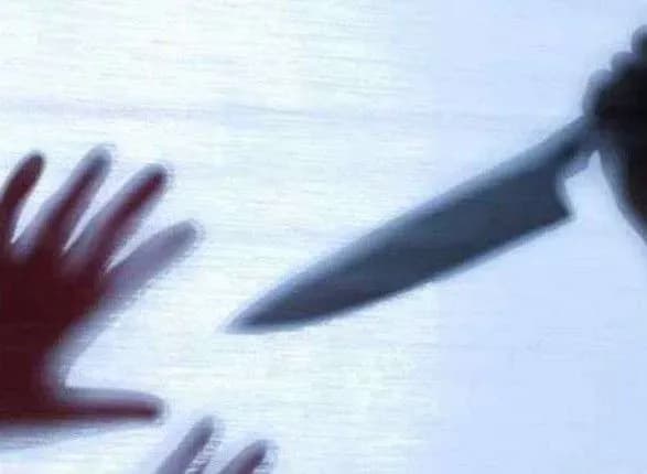 vzyato-pid-vartu-politseyskogo-yakiy-nanis-6-nozhovikh-poranen-kolezi