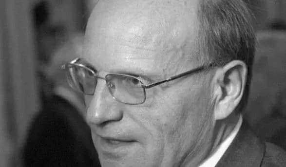 pomer-vidomiy-ukrayinskiy-diplomat