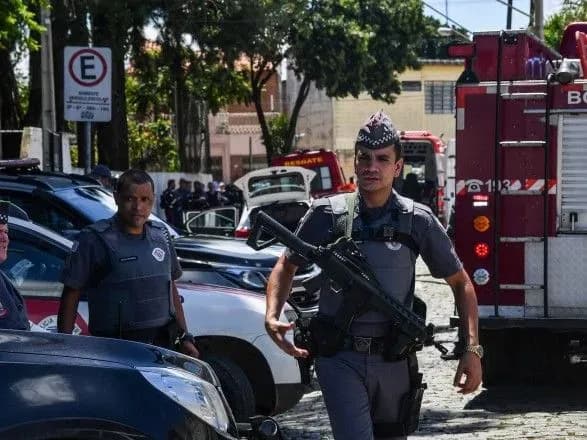 masove-vbivstvo-u-braziliyi-pidlitki-naklali-na-sebe-ruki-zastrilivshi-odin-odnogo-opublikovani-video-strilyanini