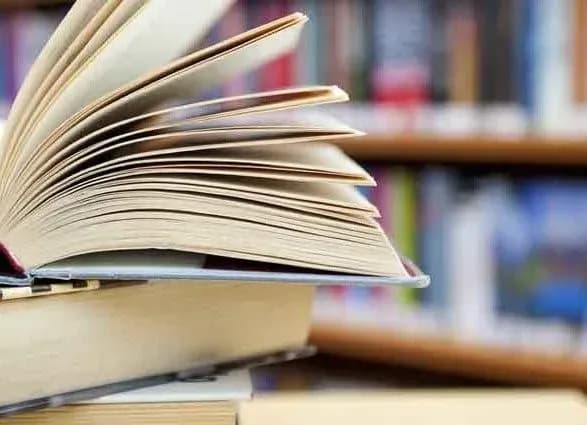 zhinku-oshtrafuvali-na-40-tisyach-griven-za-prodazh-knizhok-z-rf