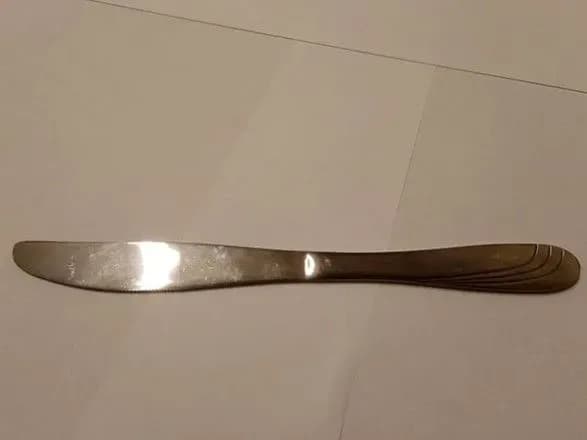 v-odesi-cholovikovi-v-shiyi-vstromili-stolovogo-nozha