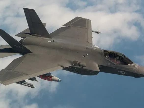ssha-peredadut-na-ozbroyennya-turechchini-dva-viyskovikh-litaki-f-35