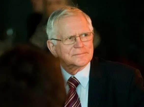 kolishniy-premyer-ministr-estoniyi-pratsyuye-gidom-v-antarktitsi