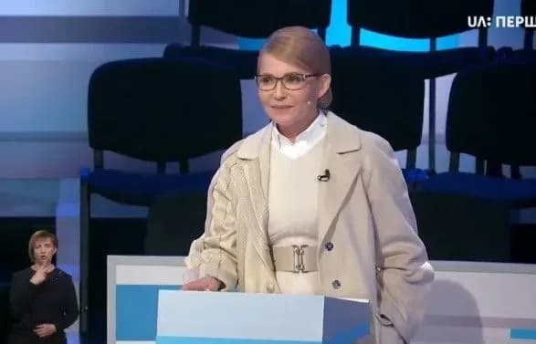 timoshenko-priyshla-na-debati-z-poroshenkom-i-zelenskim-ale-debati-ne-bulo-kogo