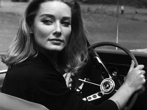 pomerla-aktorka-yaka-zigrala-odnu-z-divchin-dzheymsa-bonda-zmi