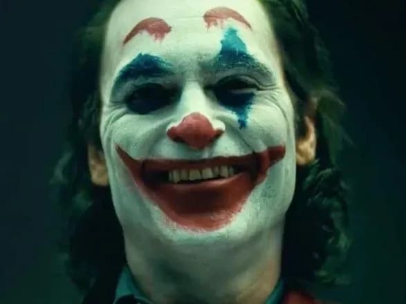 u-merezhi-zyavivsya-pershiy-poster-filmu-pro-dzhokera