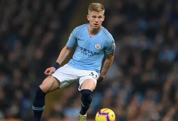 zinchenko-zaznav-travmi-u-peremozhnomu-matchi-manchester-siti