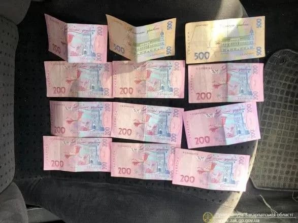 v-uzhgorodi-zatrimali-cholovika-yakiy-na-vulitsi-prodavav-granatomet-prokuratura