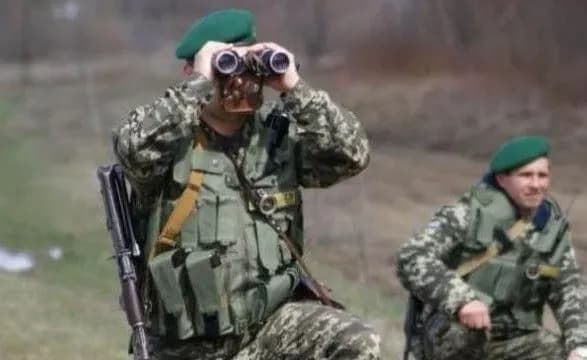 troye-osib-napidpitku-z-moldovi-sprobuvali-na-avtivtsi-peretnuti-ukrayinskiy-kordon