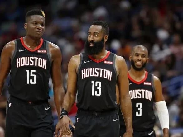 khyuston-onoviv-rekord-za-kilkistyu-triochkovikh-vluchen-v-odnomu-matchi-nba