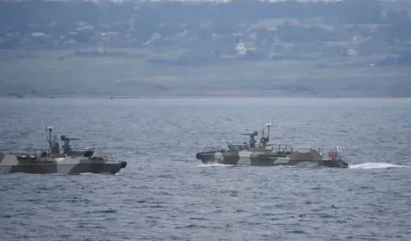 rosiya-prigrozila-kiyevu-viynoyu-cherez-prokhodzhennya-ukrayinskikh-korabliv-pid-kerchyu