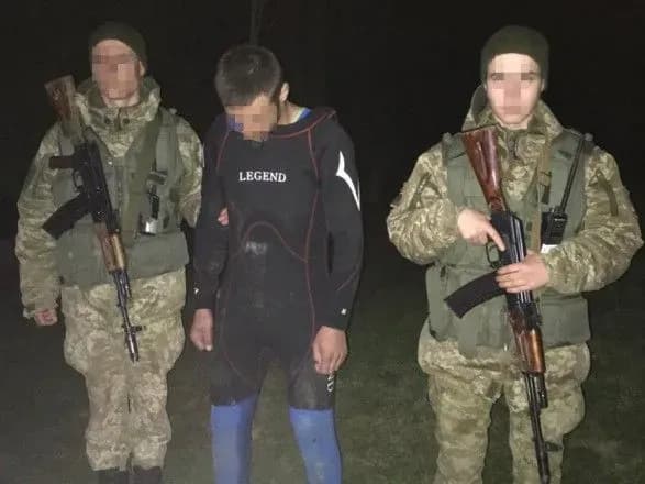 cherez-kordon-na-zakarpatti-trichi-za-dobu-namagalisya-peremistiti-tyutyunovu-kontrabandu